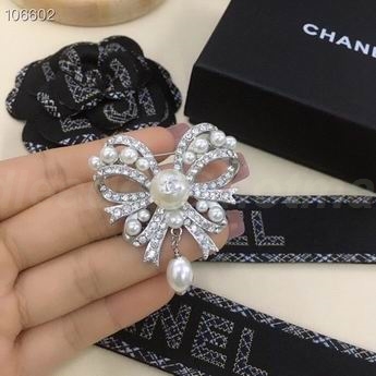 Chanel Brooch 226